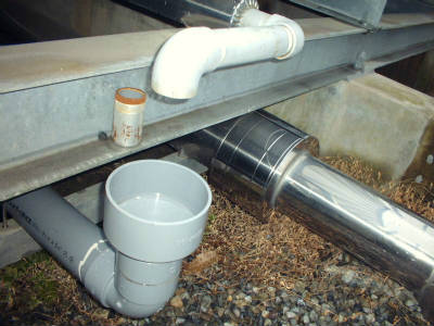 水抜き管の排水口空間